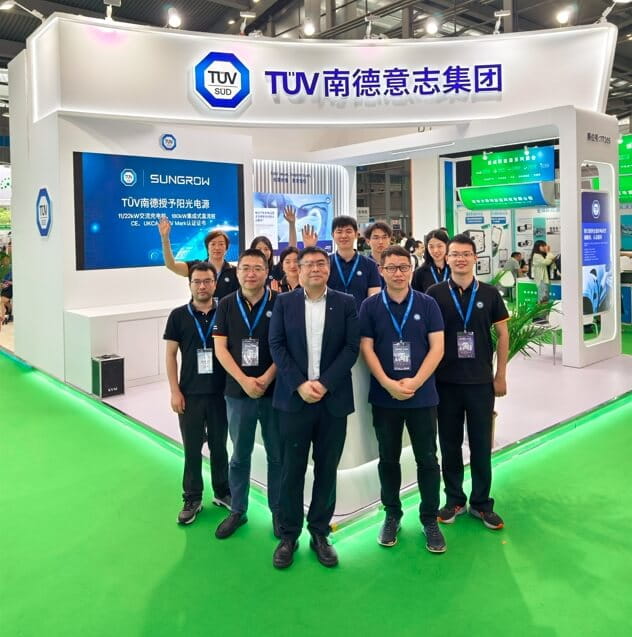 TüV南德參展合影