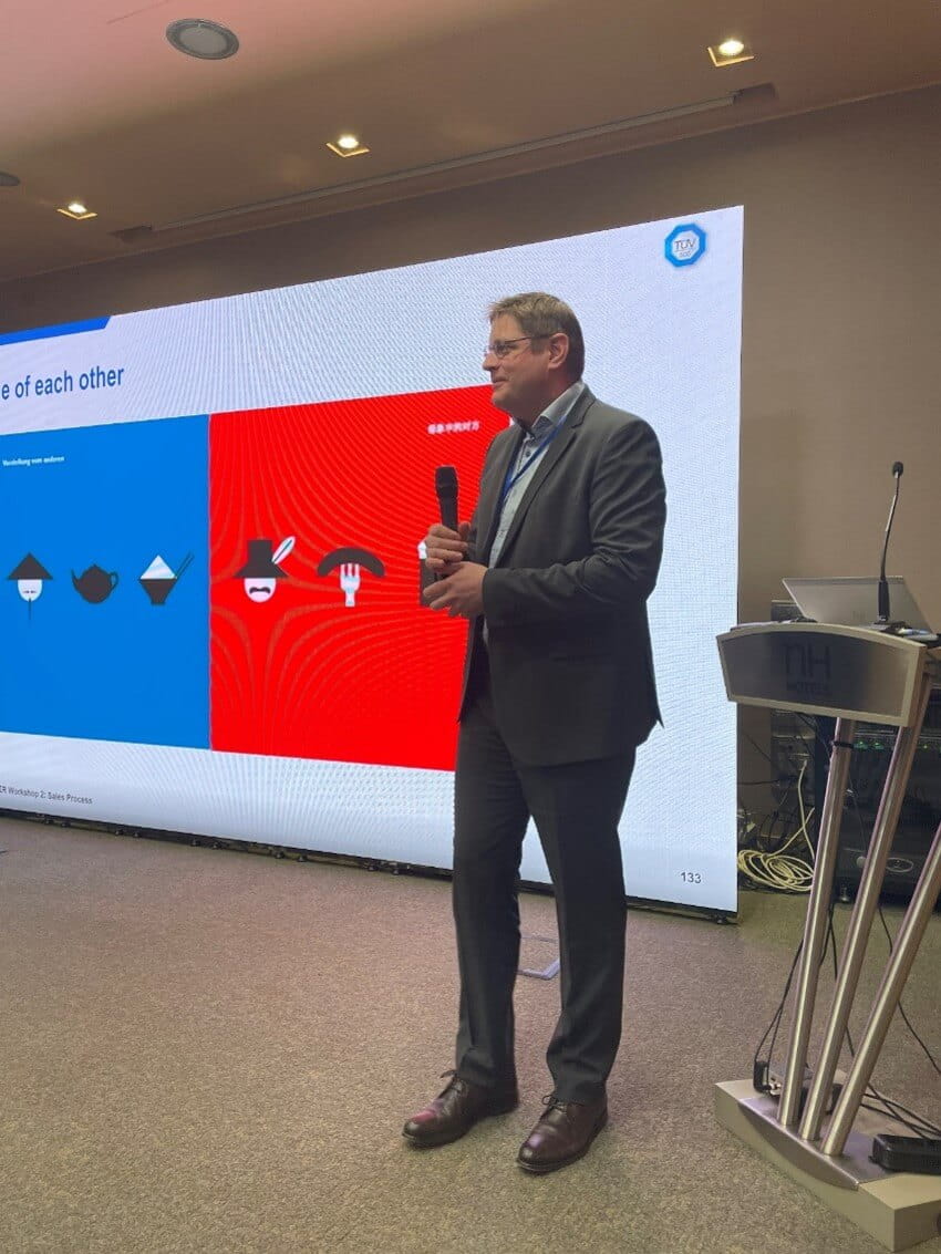 TüV南德北亞區(qū)工業(yè)服務(wù)部總監(jiān)Dr. Helge Knobbe總結(jié)了東北亞地區(qū)工業(yè)服務(wù)的發(fā)展?fàn)顟B(tài)