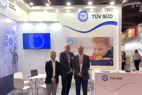 TüV南德專家在德國紐倫堡玩具展會現(xiàn)場