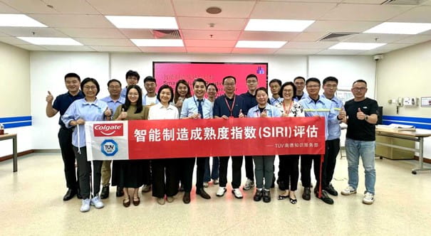 雙方項目團(tuán)隊合影