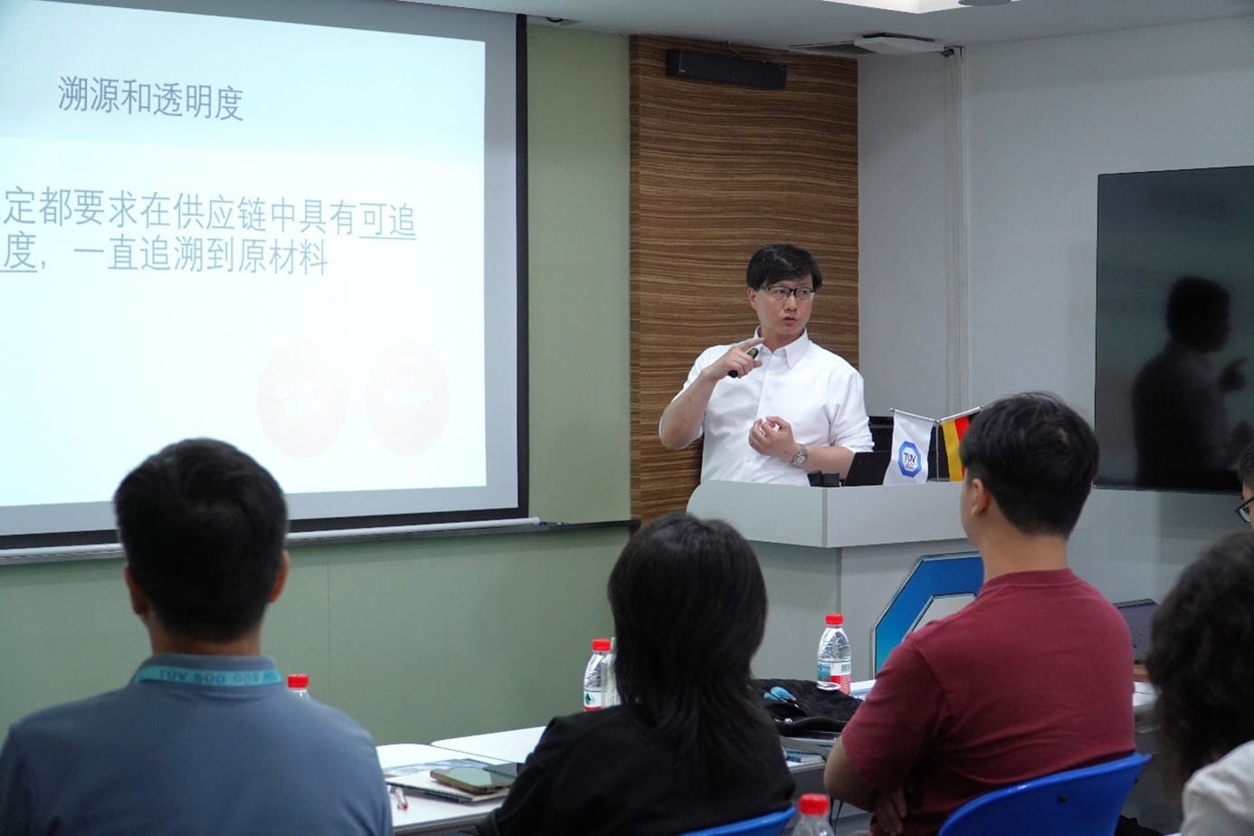 WRAP組織大中華區(qū)營運總監(jiān)Brian Hui現(xiàn)場介紹WRAP標準